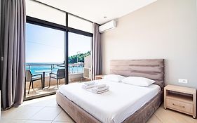 Endless Blue Himara